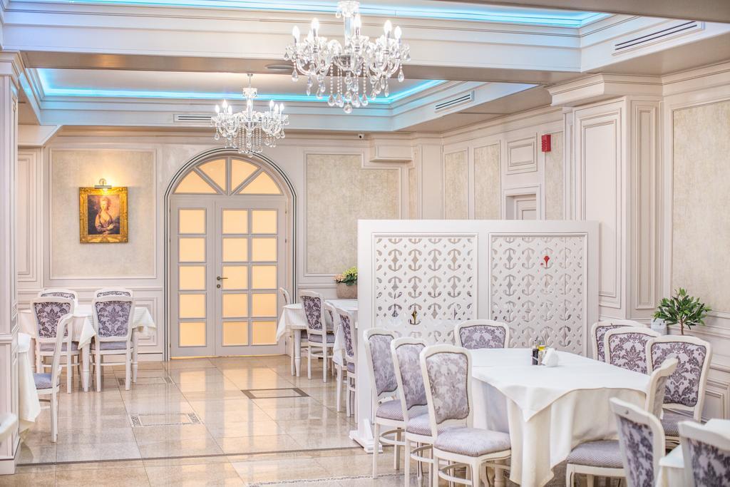 Hotel Eden Iasi Exterior photo