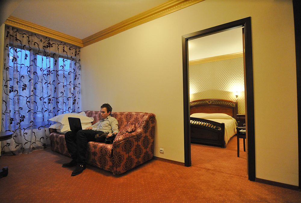 Hotel Eden Iasi Exterior photo